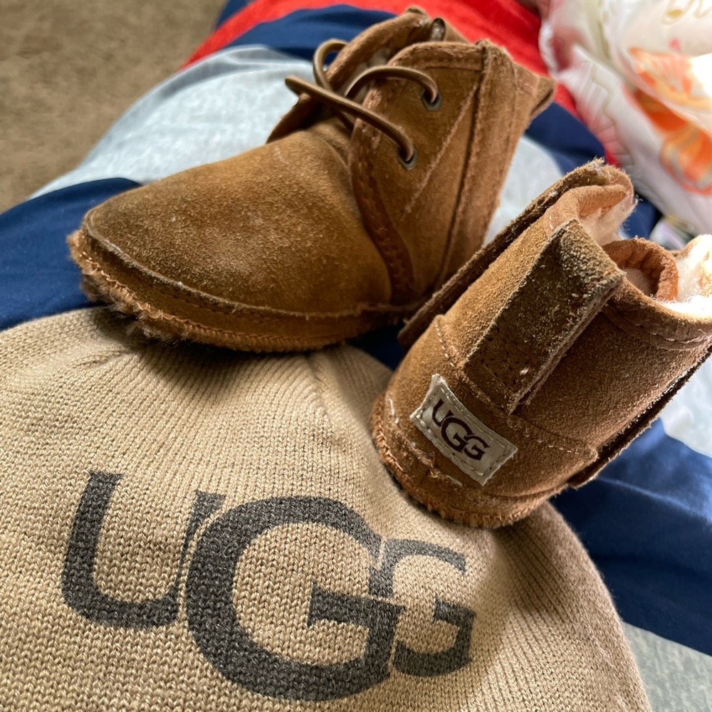 Infant Ugg Booties and Beanie size 4/5